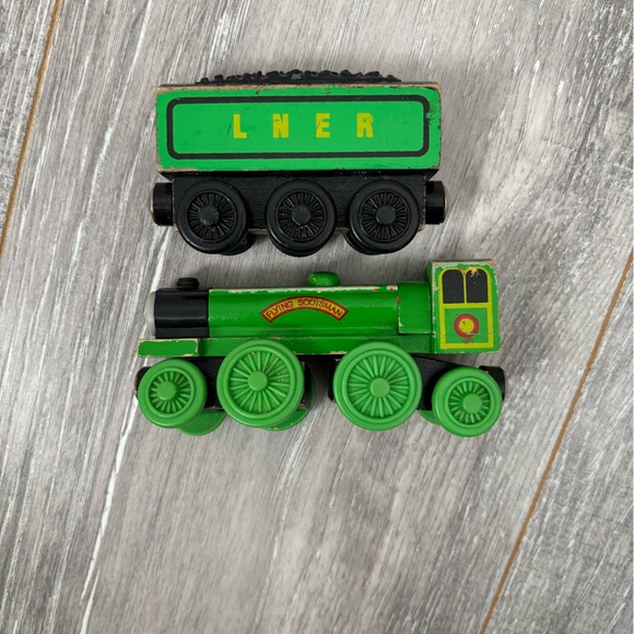 Wooden Flying Scotsman with One Tender - Picture 11 of 14